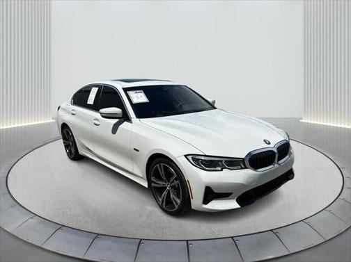 2022 BMW 330e Base