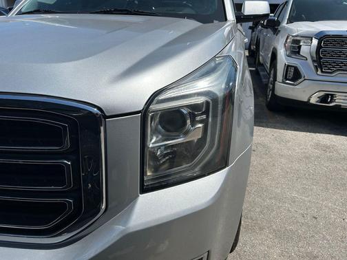 Quicksilver Metallic 2020 GMC Yukon SLE