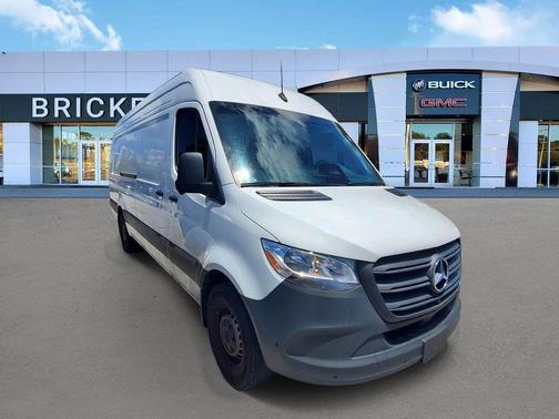 Arctic White 2025 Mercedes-Benz Sprinter 2500 High Roof