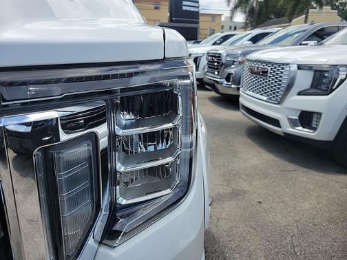 White Frost Tricoat 2021 GMC Sierra 2500 Denali