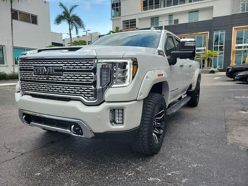 White Frost Tricoat 2021 GMC Sierra 2500 Denali