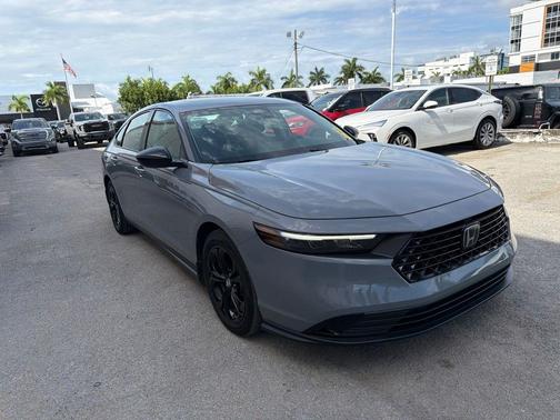 Urban Gray Pearl 2025 Honda Accord SE