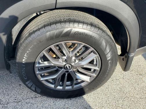 Super Black 2023 Nissan Rogue S