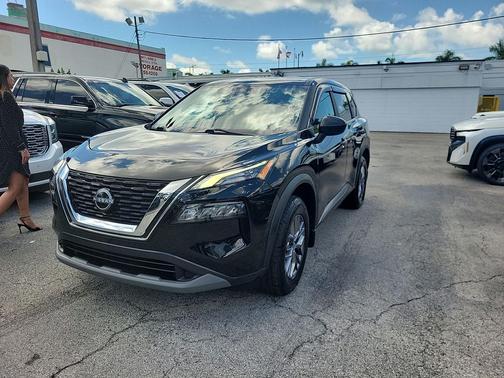 Super Black 2023 Nissan Rogue S