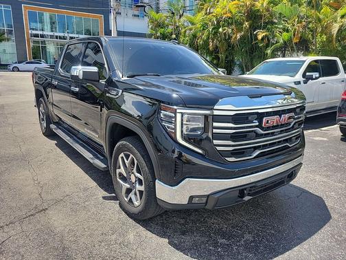 2022 GMC Sierra 1500 SLT