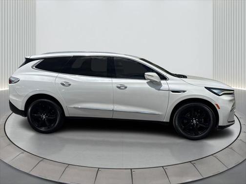 2023 Buick Enclave Essence FWD