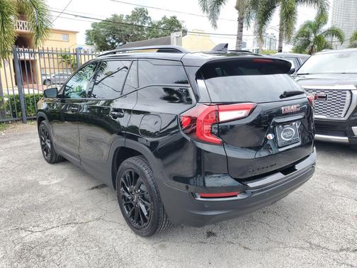 Ebony Twilight Metallic 2023 GMC Terrain SLT
