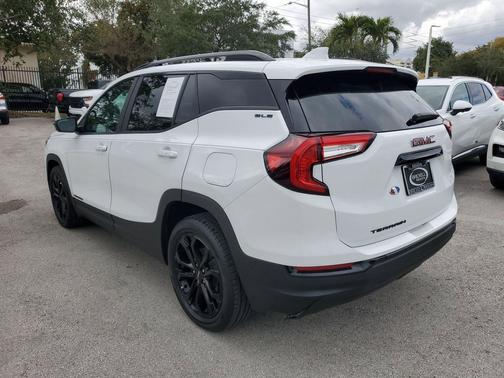 2022 GMC Terrain SLE