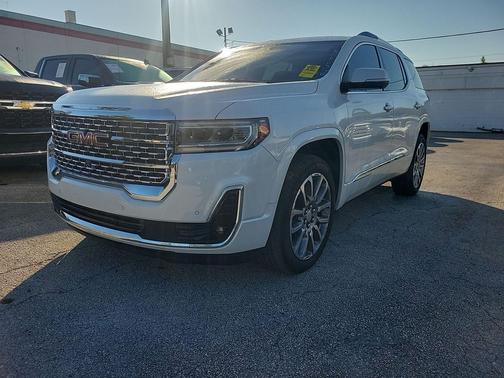 2023 GMC Acadia Denali