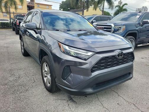 2022 Toyota RAV4 XLE