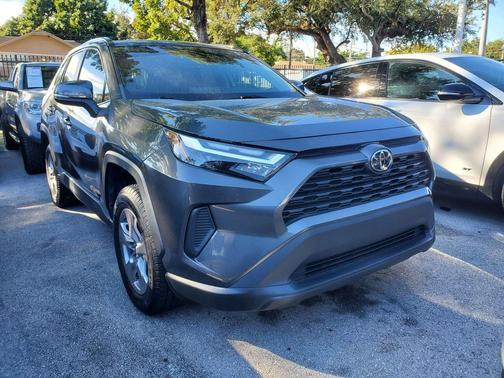 2022 Toyota RAV4 XLE