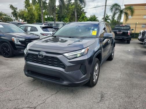 2022 Toyota RAV4 XLE