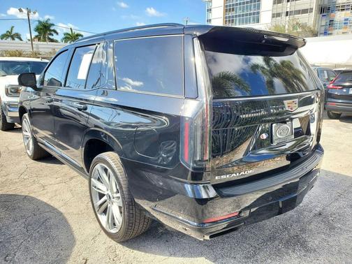 2025 Cadillac Escalade Sport