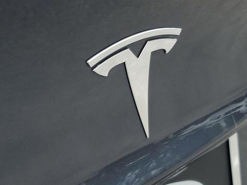 Midnight Silver Metallic 2023 Tesla Model 3 Standard Range