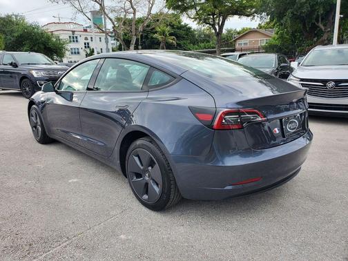 Midnight Silver Metallic 2023 Tesla Model 3 Standard Range