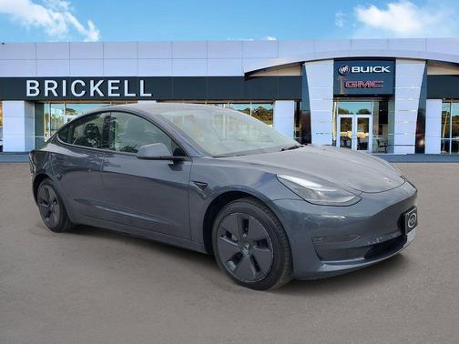 Midnight Silver Metallic 2023 Tesla Model 3 Standard Range