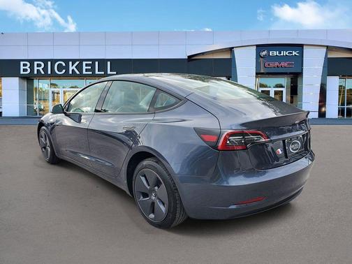 Midnight Silver Metallic 2023 Tesla Model 3 Standard Range