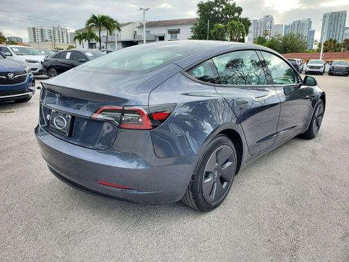 Midnight Silver Metallic 2023 Tesla Model 3 Standard Range
