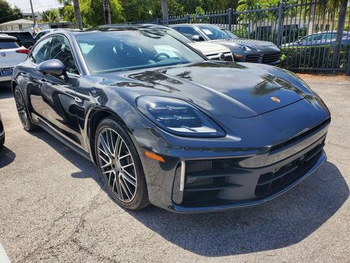 Volcano Grey Metallic 2024 Porsche Panamera Base