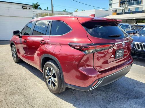 2025 Toyota Highlander XLE