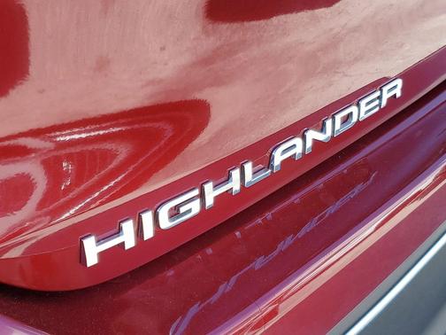 2025 Toyota Highlander XLE