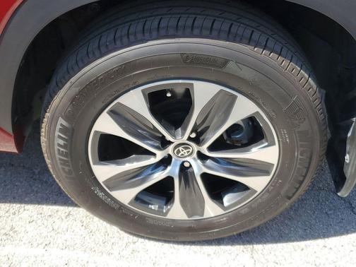 2025 Toyota Highlander XLE