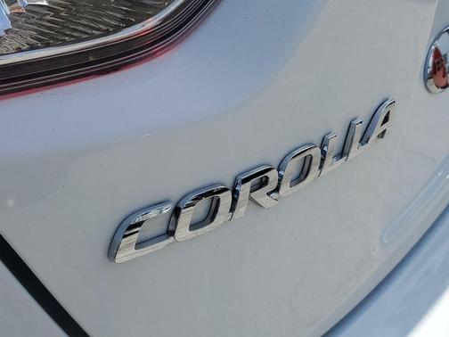 Ice Cap 2025 Toyota Corolla LE