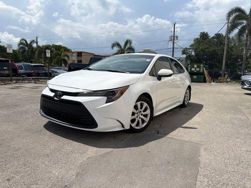 Ice Cap 2025 Toyota Corolla LE