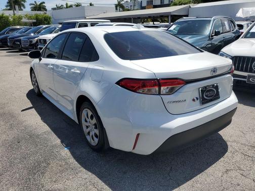 Ice Cap 2025 Toyota Corolla LE