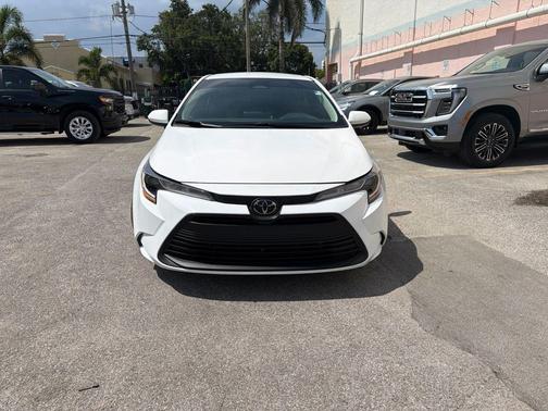 Ice Cap 2025 Toyota Corolla LE