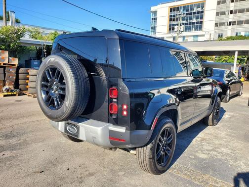 Santorini Black Metallic 2025 Land Rover Defender 110 P300