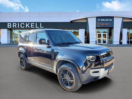 Santorini Black Metallic 2025 Land Rover Defender 110 P300
