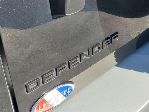 Santorini Black Metallic 2025 Land Rover Defender 110 P300