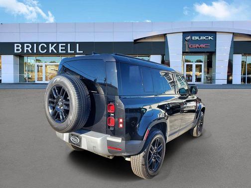 Santorini Black Metallic 2025 Land Rover Defender 110 P300