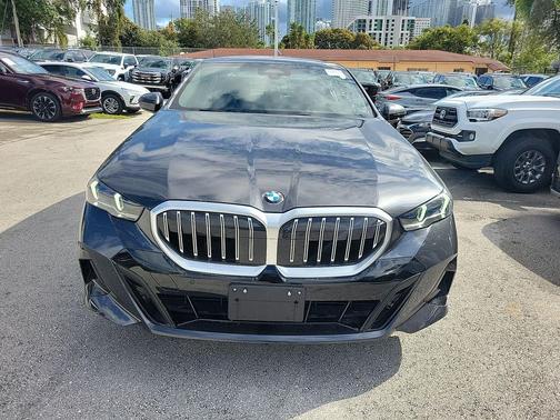 2025 BMW 530 530i