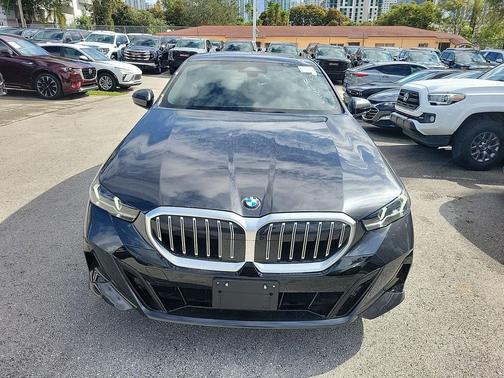 2025 BMW 530 530i