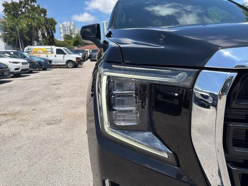 Onyx Black 2023 GMC Yukon SLE