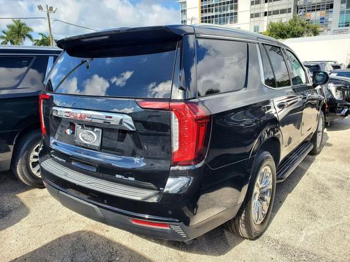Onyx Black 2023 GMC Yukon SLE