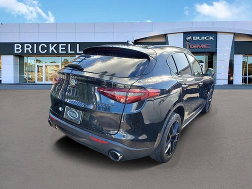 Vulcano Black Metallic 2021 Alfa Romeo Stelvio Base