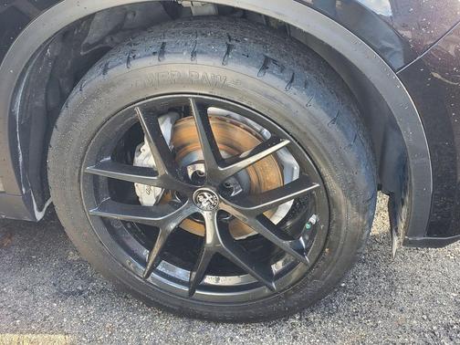Vulcano Black Metallic 2021 Alfa Romeo Stelvio Base