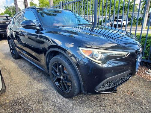 Vulcano Black Metallic 2021 Alfa Romeo Stelvio Base