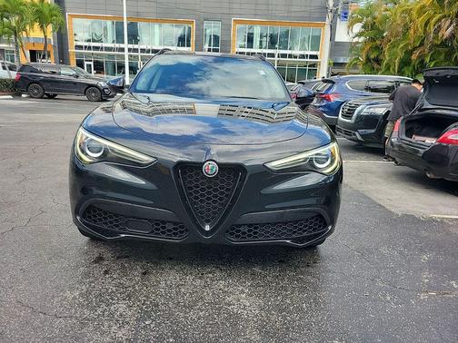 Vulcano Black Metallic 2021 Alfa Romeo Stelvio Base