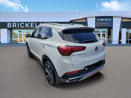 Summit White 2022 Buick Encore GX Essence