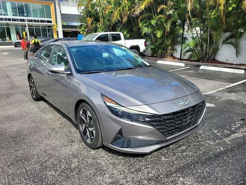 2022 Hyundai ELANTRA Limited