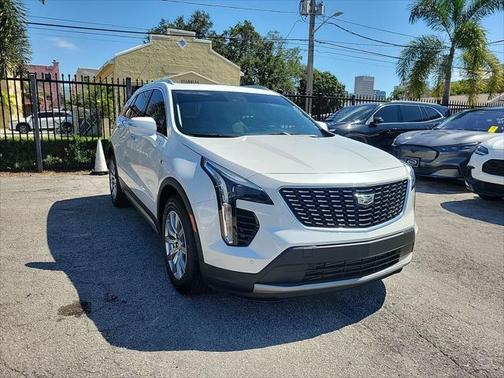 2022 Cadillac XT4 Premium Luxury