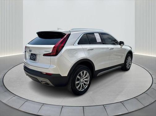 2022 Cadillac XT4 Premium Luxury