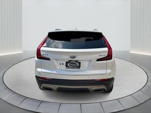 2022 Cadillac XT4 Premium Luxury