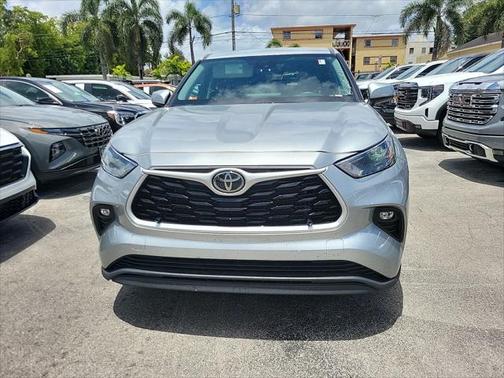 2024 Toyota Highlander LE
