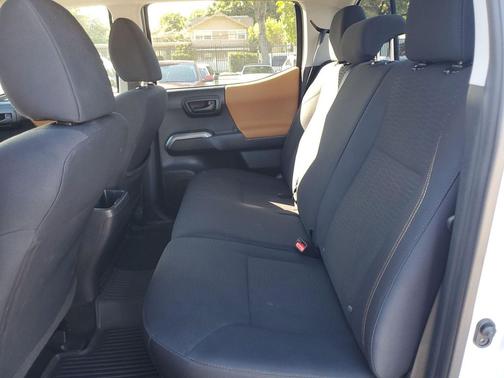 2017 Toyota Tacoma SR5