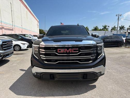 Onyx Black 2025 GMC Sierra 1500 SLT